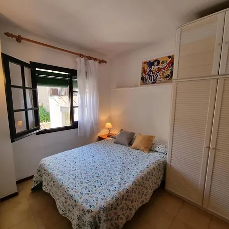 Lägenhet Acogedor A 50m De La Playa Con Terraza - Hisp-236-124 Torroella de Montgrí